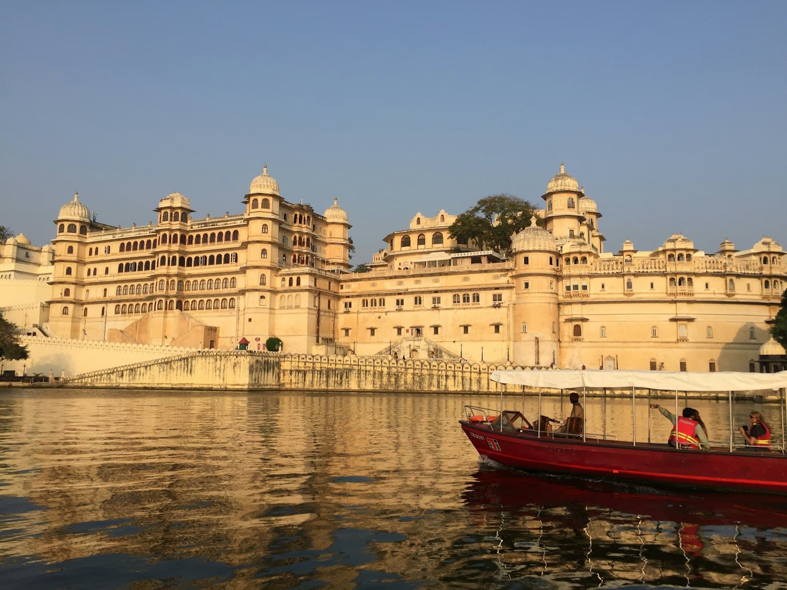 Lake Pichola and the City Palace, Udaipur